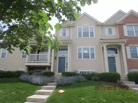 893 Clover Ln, Pingree Grove, IL 60140 photo 1