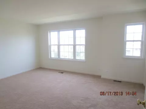 893 Clover Ln, Pingree Grove, IL 60140 photo 10
