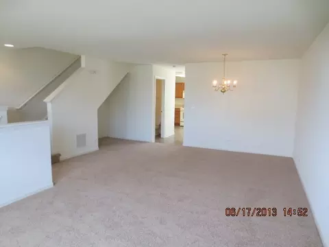 893 Clover Ln, Pingree Grove, IL 60140 photo 4