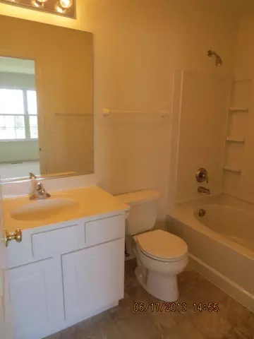 893 Clover Ln, Pingree Grove, IL 60140 photo 11