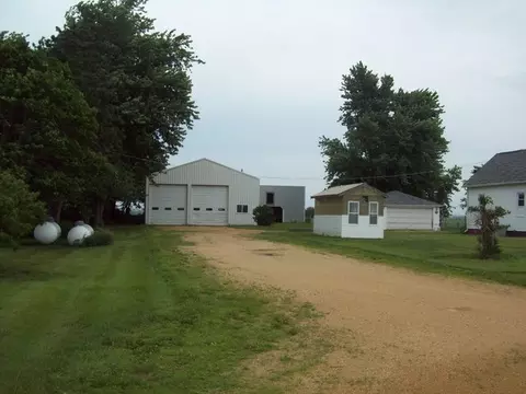 352 Henry Rd, Harmon, IL 61042 photo 2