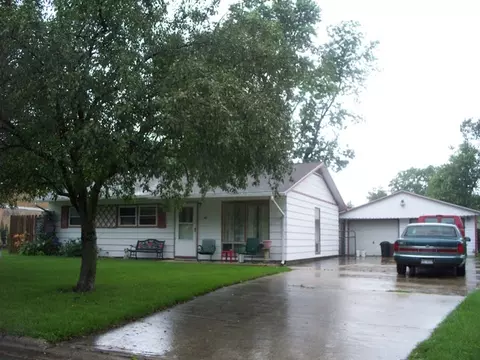 1441 Chippewa Dr, Ottawa, IL 61350 photo 2
