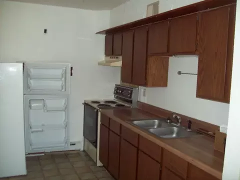 143 S Main St, Walnut, IL 61376 photo 3
