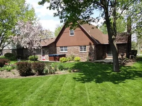 105 E 6th St, Mendota, IL 61342 photo 7