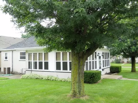 330 W Devlin St, Spring Valley, IL 61362 photo 6