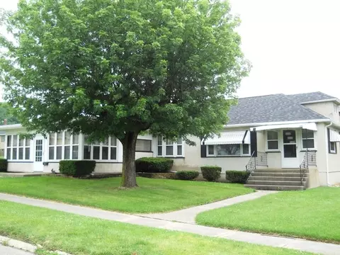 330 W Devlin St, Spring Valley, IL 61362 photo 4
