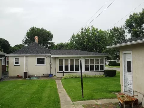 330 W Devlin St, Spring Valley, IL 61362 photo 5