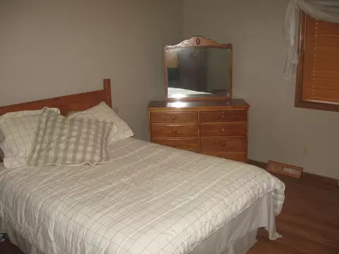 1230 Sycamore, Peru, IL 61354 photo 11