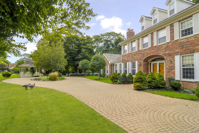 1970 Orchard Rd, Wheaton, IL 60187 photo 3
