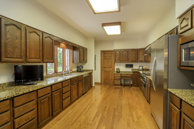 1970 Orchard Rd, Wheaton, IL 60187 photo 5