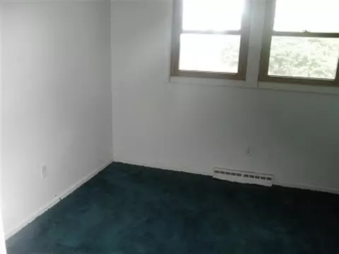136 S Clark St, Seneca, IL 61360 photo 6