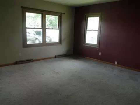 136 S Clark St, Seneca, IL 61360 photo 2