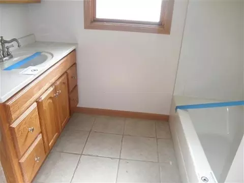 136 S Clark St, Seneca, IL 61360 photo 8