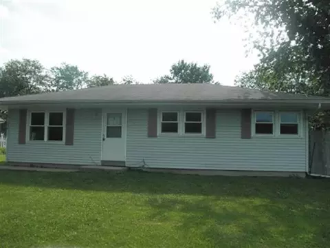 136 S Clark St, Seneca, IL 61360 photo 1