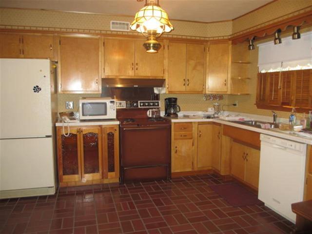 307 E 11th St, Sterling, IL 61081 photo 1