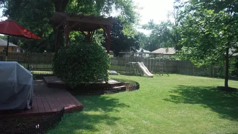 135 Circle Dr E, Montgomery, IL 60538 photo 5