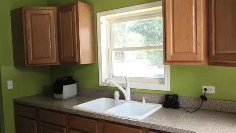 623 E Joliet St, Ottawa, IL 61350 photo 3