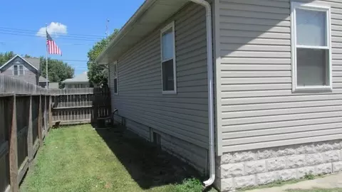 623 E Joliet St, Ottawa, IL 61350 photo 11