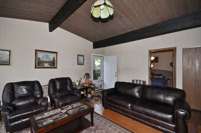1319 E Prairie Ave, Des Plaines, IL 60016 photo 3