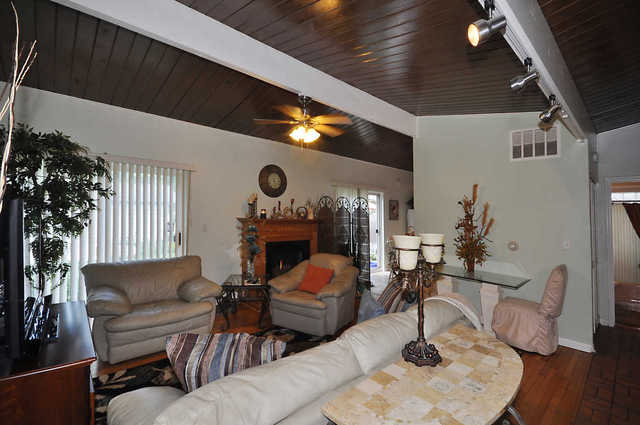 1319 E Prairie Ave, Des Plaines, IL 60016 photo 10