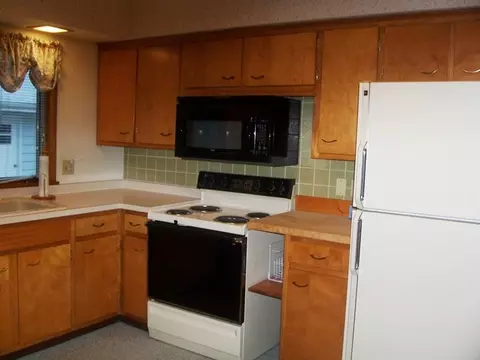 658 E Central Ave, Princeton, IL 61356 photo 3