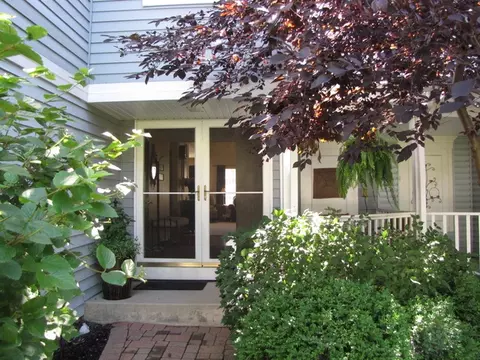 1023 Bentley Ln, Bartlett, IL 60103 photo 2