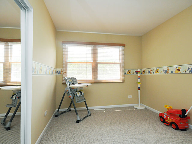 136 Coral Ln, Wheeling, IL 60090 photo 14
