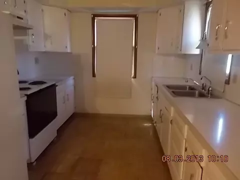 612 W Devlin St, Spring Valley, IL 61362 photo 3