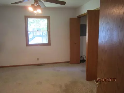 147 Valley View Dr, Seneca, IL 61360 photo 8