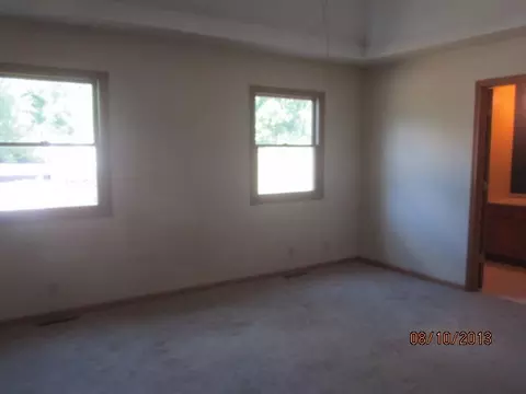 147 Valley View Dr, Seneca, IL 61360 photo 5