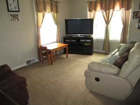 2727 Second St, Peru, IL 61354 photo 2