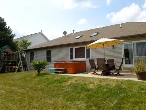 1814 Brighton Ln, Plainfield, IL 60586 photo 2