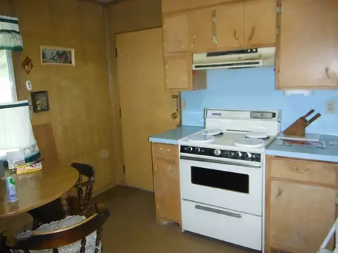 409 Elm St, Cedar Point, IL 61316 photo 2
