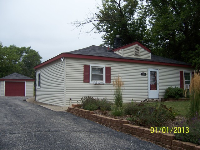 616 Columbus St, Mchenry, IL 60051 photo 1