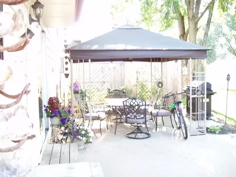 673 Juniper Ln, Bartlett, IL 60103 photo 11