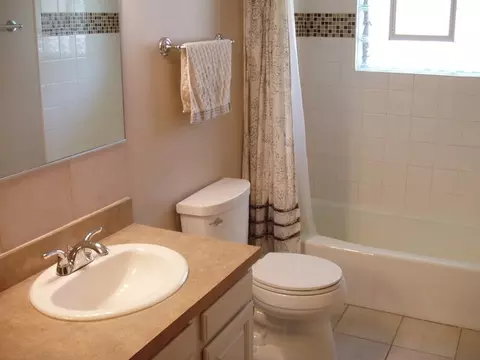 673 Juniper Ln, Bartlett, IL 60103 photo 9