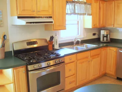 673 Juniper Ln, Bartlett, IL 60103 photo 2