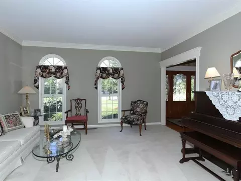 531 Bailey Dr, Batavia, IL 60510 photo 4