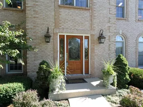 531 Bailey Dr, Batavia, IL 60510 photo 2