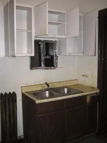 820 E 90th St, Chicago, IL 60619 photo 2