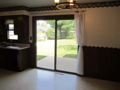 406 Windsor Dr, Ottawa, IL 61350 photo 6