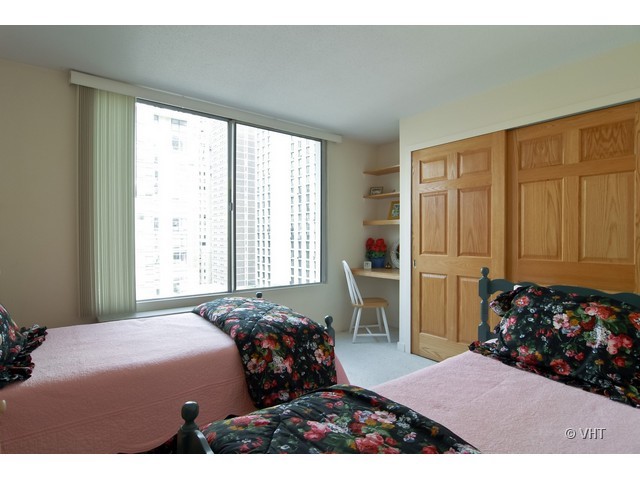 71 E Division St #1104, Chicago, IL 60610 photo 9