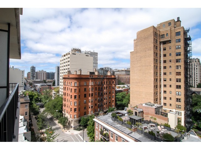71 E Division St #1104, Chicago, IL 60610 photo 13