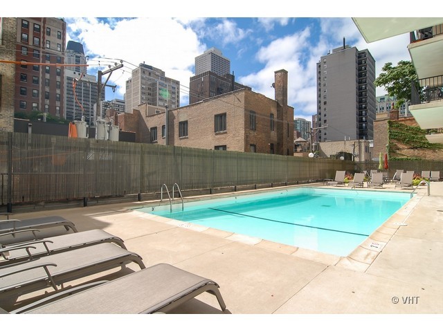 71 E Division St #1104, Chicago, IL 60610 photo 12