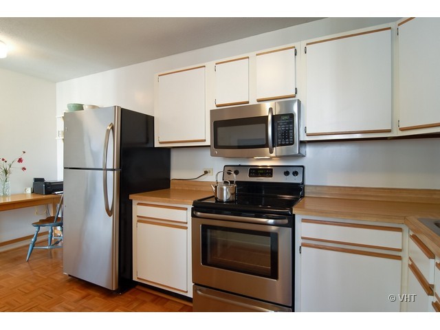 71 E Division St #1104, Chicago, IL 60610 photo 5