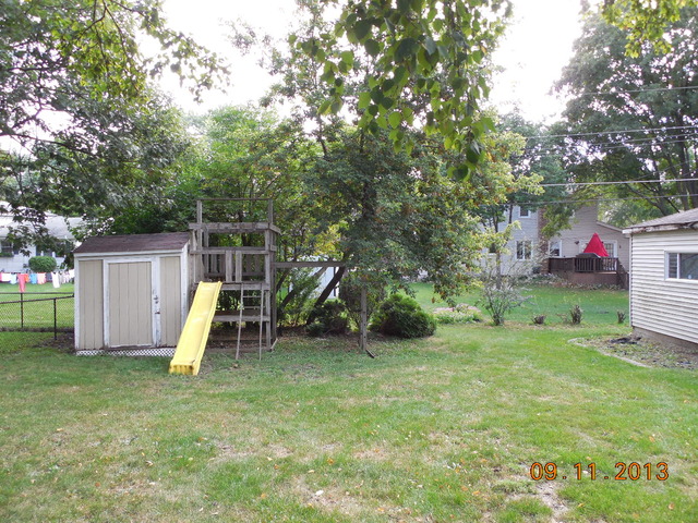 439 Tennyson Rd, Bartlett, IL 60103 photo 2