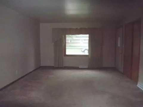931 W 2nd St, Spring Valley, IL 61362 photo 2