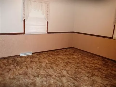 931 W 2nd St, Spring Valley, IL 61362 photo 5