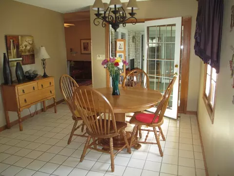 2932 Seventh St, Peru, IL 61354 photo 6