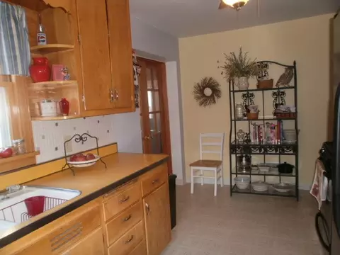 2827 Seventh St, Peru, IL 61354 photo 8